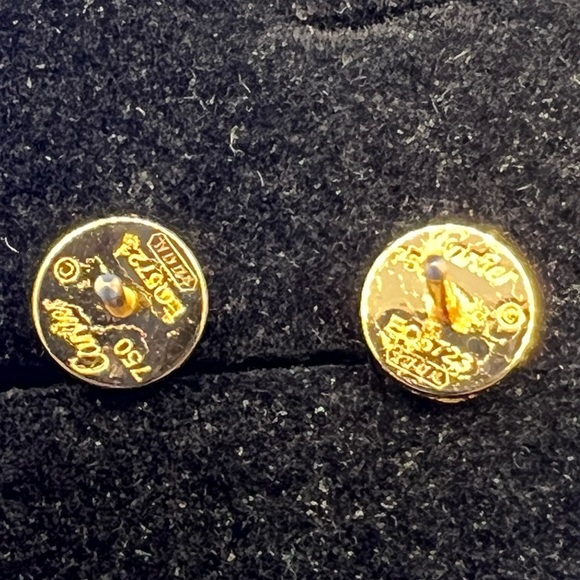 Copy LOVE Stud Earrings - Picture 2 of 8